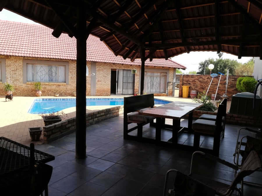 4 Bedroom Property for Sale in Stilfontein Ext 4 North West